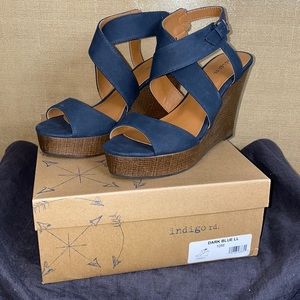 Indigo Road Blue Suede 4” Strappy Criss Cross Platform Sandals NWT NIB Size 10M